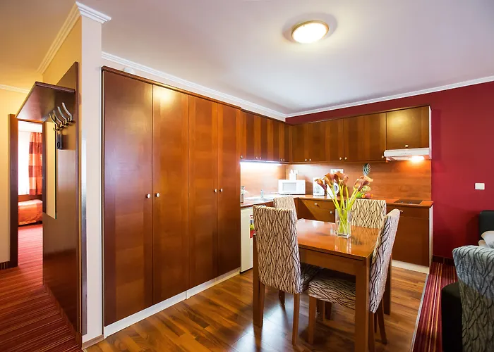 City Home Budapest Aparthotel 4*