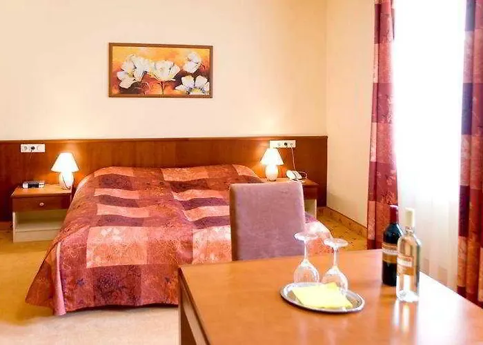 City Home Budapest Aparthotel 4*