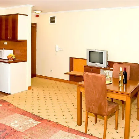 City-hotel Aparthotel 4*