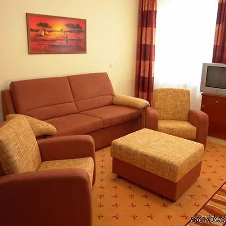 City Home Budapest Aparthotel 4*