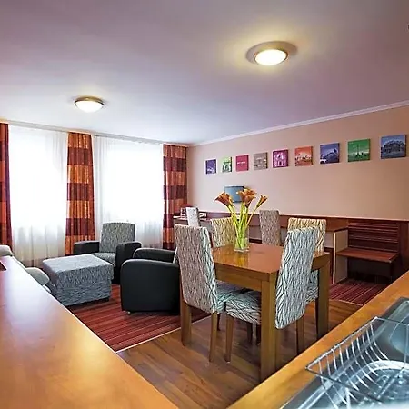 City Home Budapest Apart-hotel 4*
