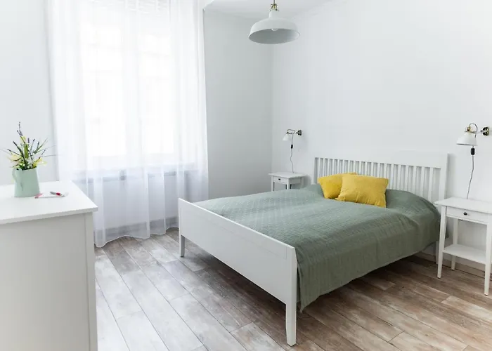 City Home Budapest Lägenhetshotell 4*