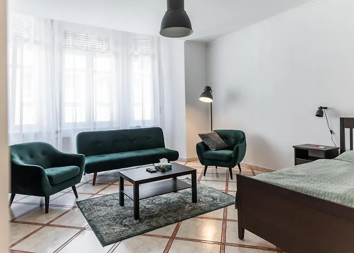 City Home Budapest 4*