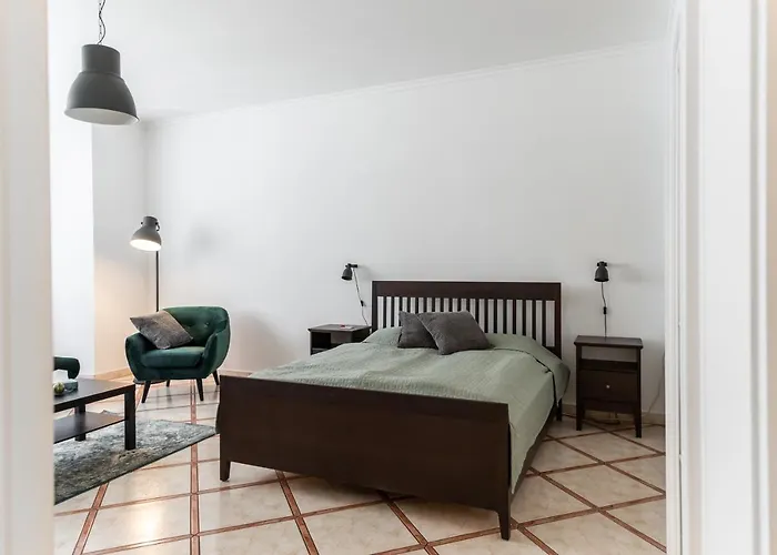 City Home Budapest Apart-hotel 4*
