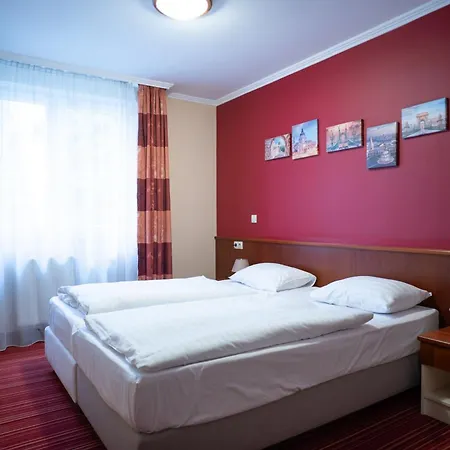City Home Budapest 4*
