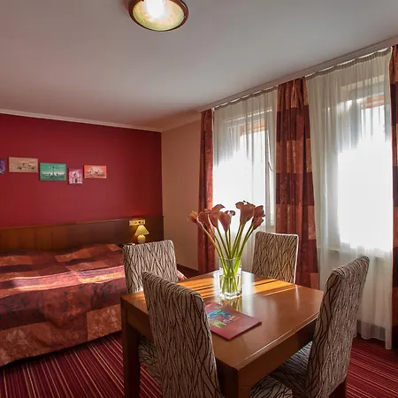 City Home Budapest 4* Budapeste