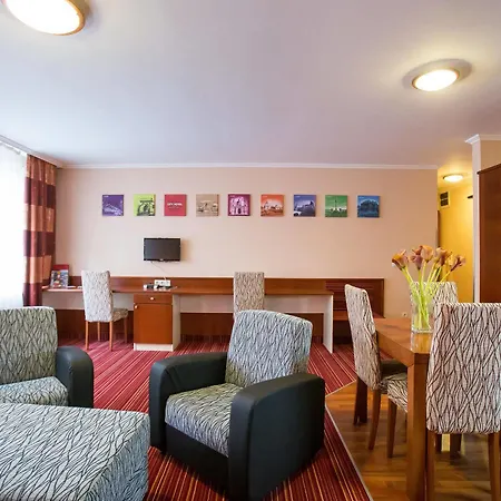 City Home Budapest 4*
